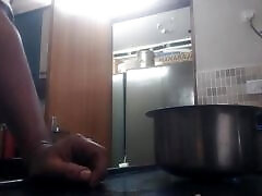 Room Ki Me Bhabhi Hai Jawan