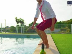 SNEAK PEEK EPISODE S02X06 ::DANNY AND NATHAN'S POOL SCENE